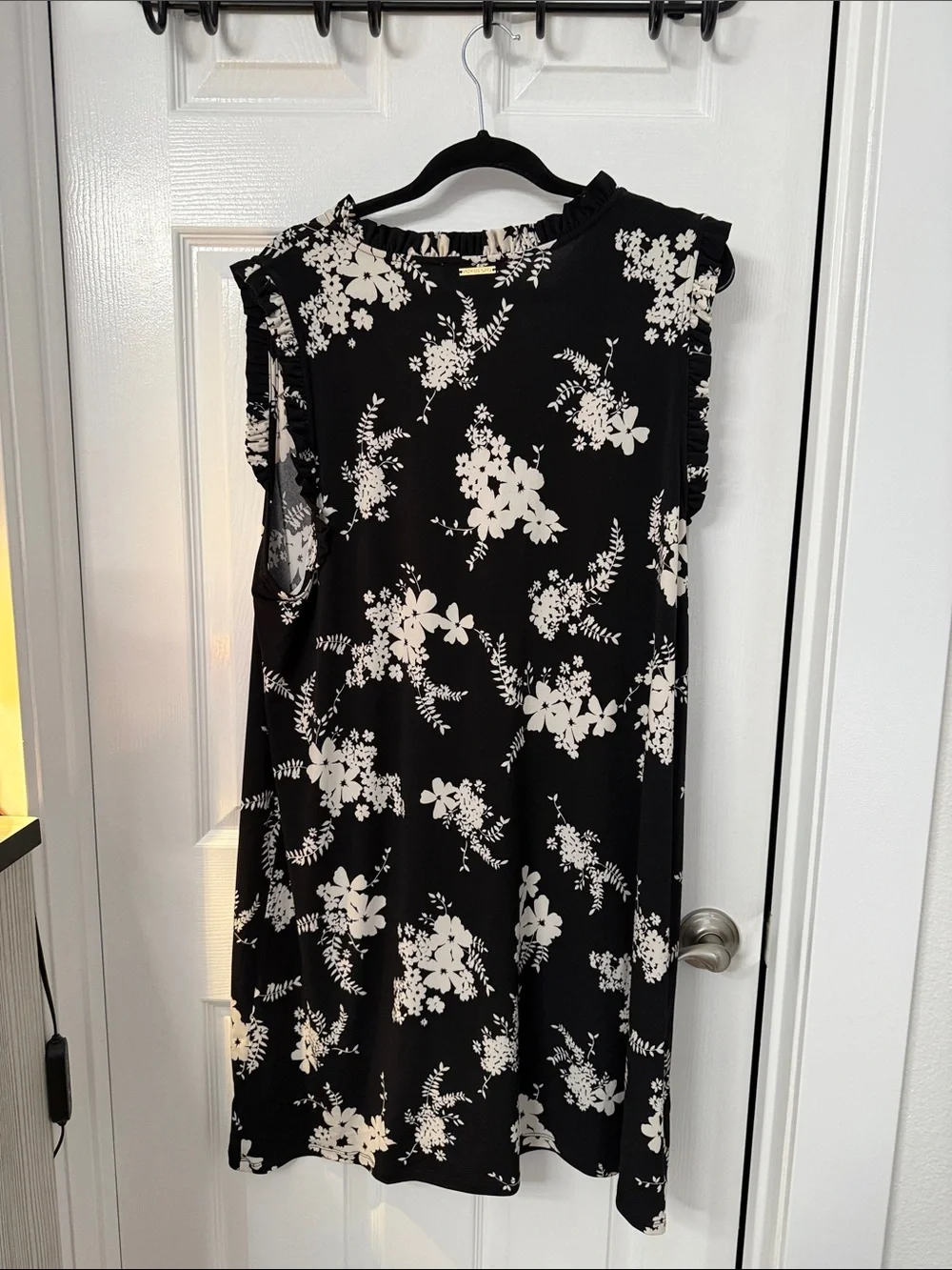 Michael Kors Black & Cream Floral Sleeveless V-Neck Dress